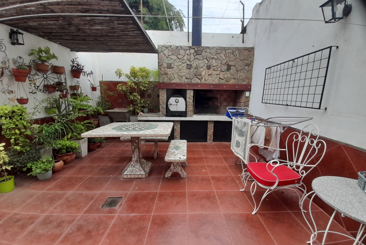 🏡 ¡CASA EN VENTA EN ZONA ÚNICA!📍 Ubicación: Urquiza al 1600, ¡una de las zonas más buscadas de la ciudad!