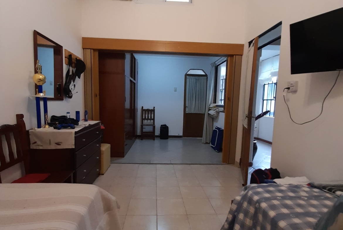 🏡 ¡CASA EN VENTA EN ZONA ÚNICA!📍 Ubicación: Urquiza al 1600, ¡una de las zonas más buscadas de la ciudad!
