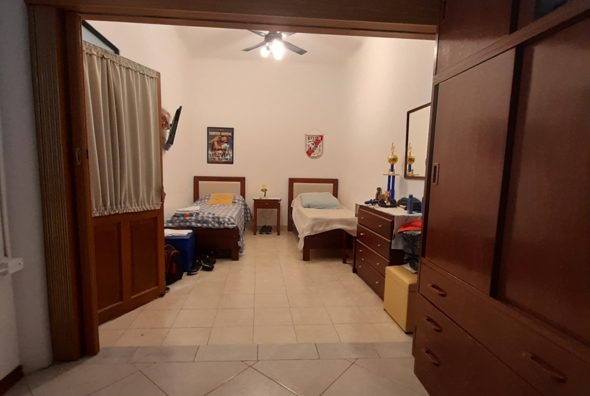 🏡 ¡CASA EN VENTA EN ZONA ÚNICA!📍 Ubicación: Urquiza al 1600, ¡una de las zonas más buscadas de la ciudad!