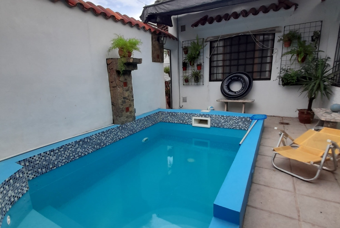 🏡 ¡CASA EN VENTA EN ZONA ÚNICA!📍 Ubicación: Urquiza al 1600, ¡una de las zonas más buscadas de la ciudad!