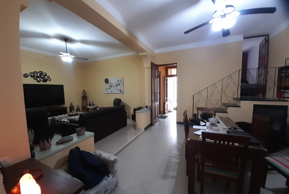 🏡 ¡CASA EN VENTA EN ZONA ÚNICA!📍 Ubicación: Urquiza al 1600, ¡una de las zonas más buscadas de la ciudad!