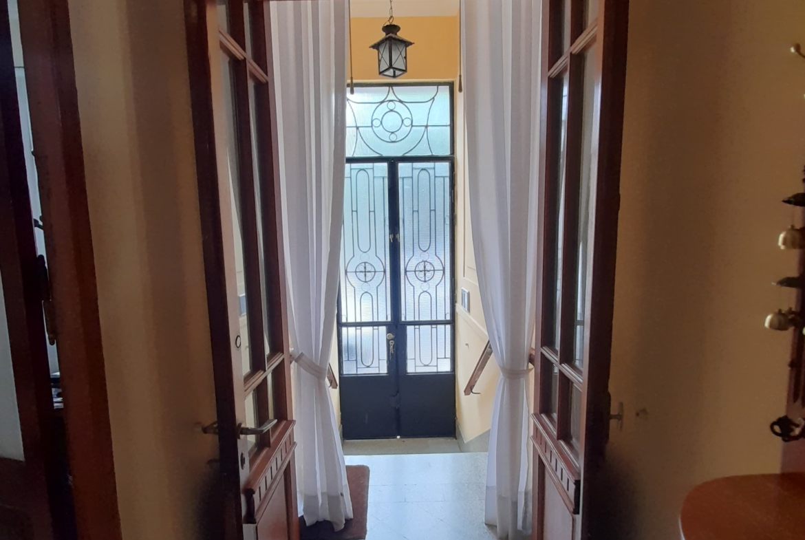 🏡 ¡CASA EN VENTA EN ZONA ÚNICA!📍 Ubicación: Urquiza al 1600, ¡una de las zonas más buscadas de la ciudad!