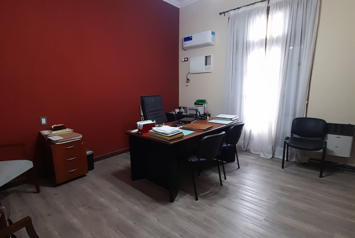 🏡 ¡CASA EN VENTA EN ZONA ÚNICA!📍 Ubicación: Urquiza al 1600, ¡una de las zonas más buscadas de la ciudad!