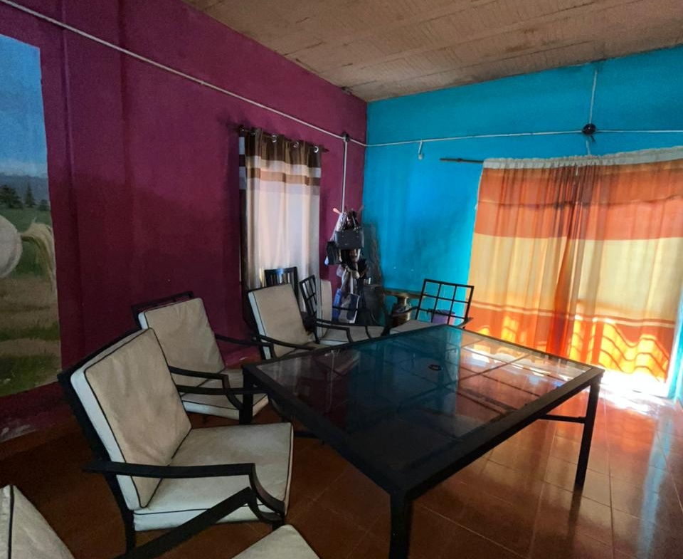 🏡 CASA EN VENTA: Don Segundo Sombra esquina Los Aromos, a tan solo 100 metros de Av. Montiel