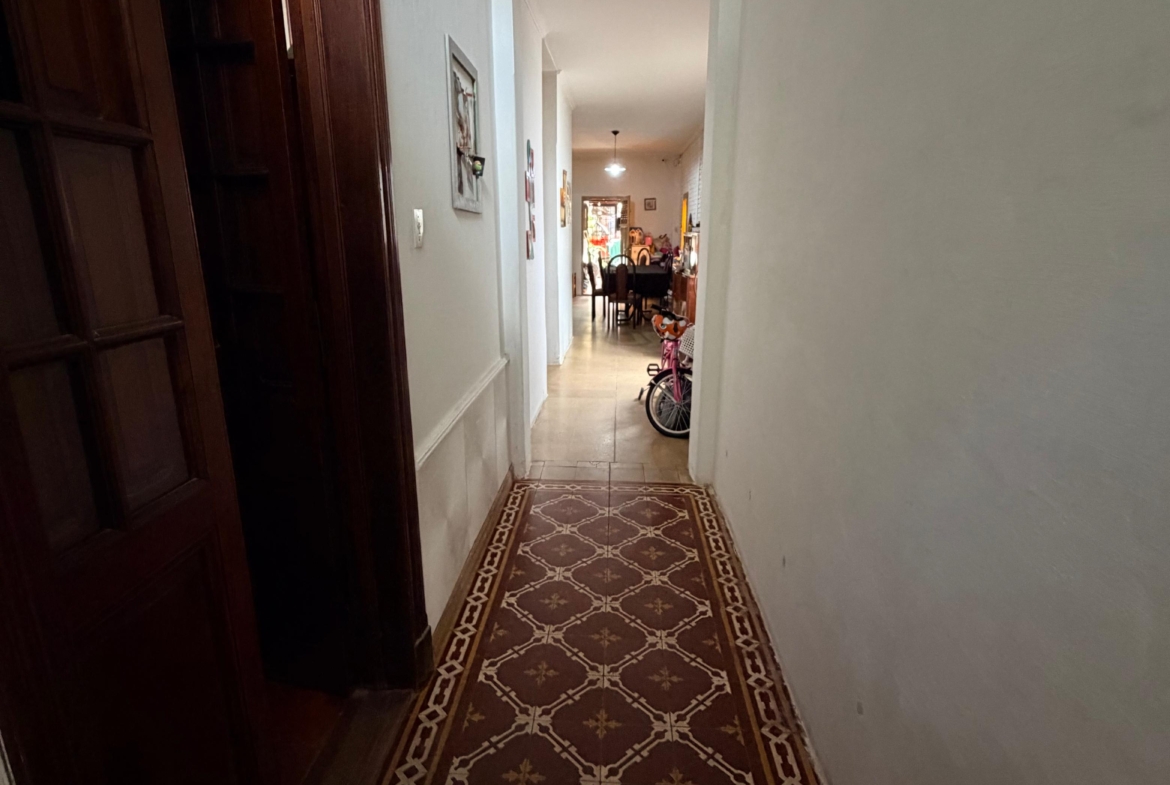 🏡 Casa en venta con gran potencial – Calle Mendoza al 100