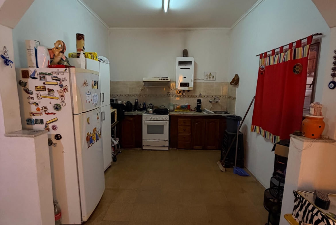 🏡 Casa en venta con gran potencial – Calle Mendoza al 100
